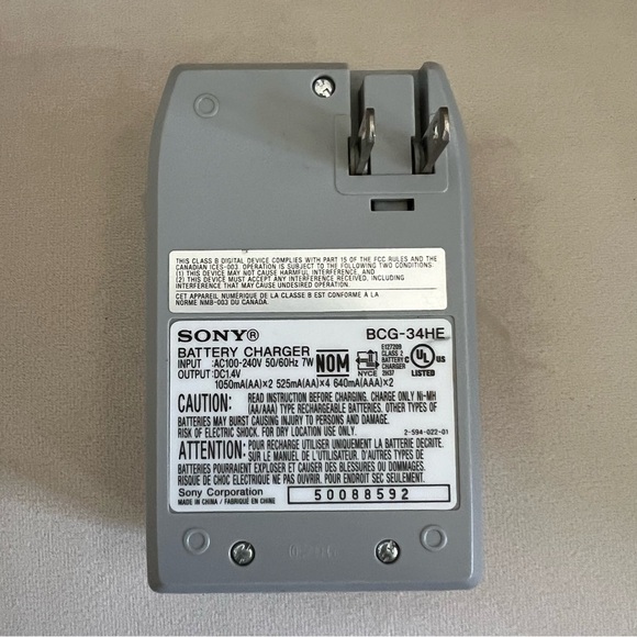 Sony Sony Cycle Energy BCG-34HC Battery Charger AA or AAA universal Power Plug - Picture 6 of 7